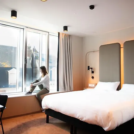 Are Hotel